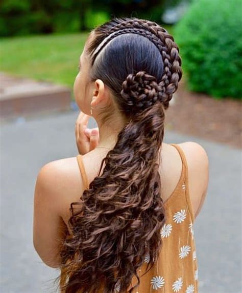 19 Cute And Easy Hairstyles For Curly Hair Girls Pdi P