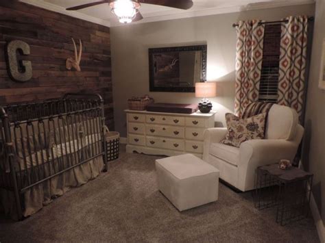 Combining warm brown walls with the brighter sports accessories helps to soften the room. 23 Creative And Cozy Rustic Kids Bedrooms | Kidsomania