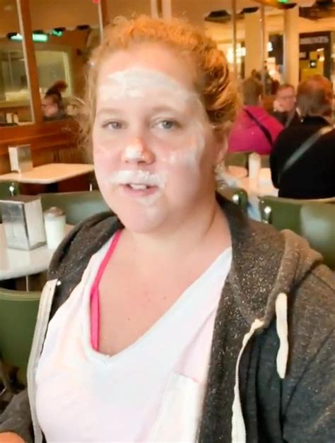 Pregnant Amy Schumer Fulfills Her Cravings With Beignets Video