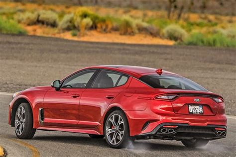 You Can Buy A Fully Loaded 365 Hp 2018 Kia Stinger For 51000 Carbuzz