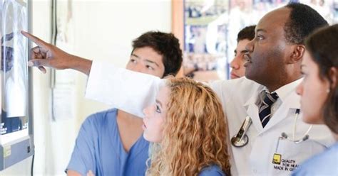 Students work one on one and shadow medical health volunteers also help in prioritizing patients in hospitals and clinics. Medical & Healthcare Volunteer Work Abroad