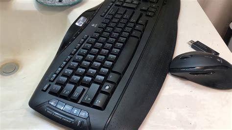 Logitech Keyboard Wireless Mx 3200 W C Ual52 Receiver And Wireless Mouse
