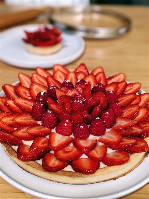 Tarte aux fraises, framboises et groseilles - L'élegance gourmande