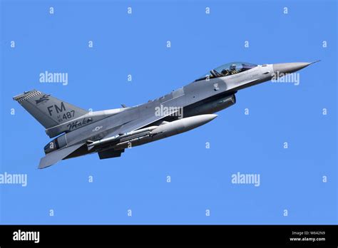 F 16c Fighting Falcon Stock Photo Alamy