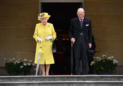 Queen Holds Poignant Minute S Silence At Garden Party To Remember Victims Of Manchester Arena