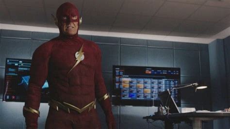 John Wesley Shipp Shares New Pictures Of His Original Flash Suit Heroic Hollywood