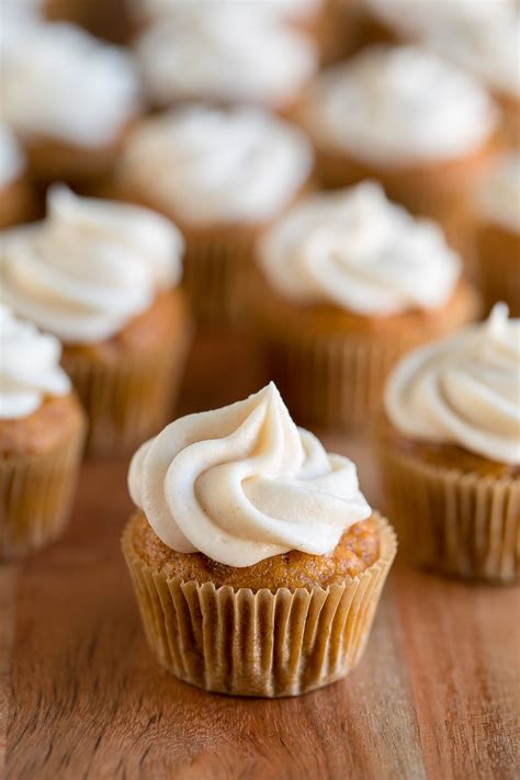 Mini Pumpkin Cupcakes With Cinnamon Cream Cheese Frosting