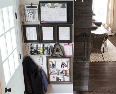 The problem i have with most family command centers, or wall calendars, is that they can be a little bulky, and not aesthetically pleasing. Top 10 Family Command Centers to Organize Your Life | The ...