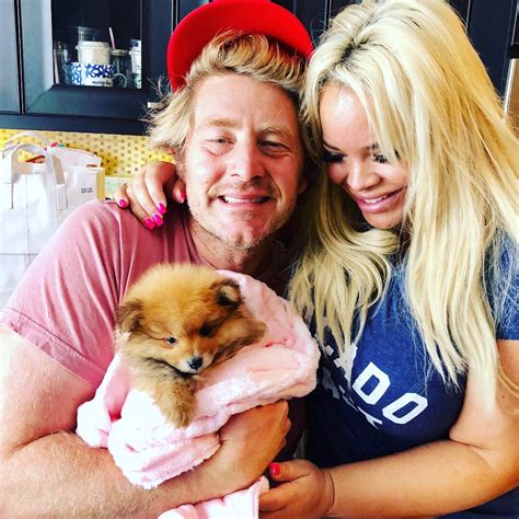 Youtube star trisha paytas made her name through her chatty vlogs and has racked up millions of subscribers. Trisha Paytas on Twitter: "officially a family 😭😭😭 meet ...