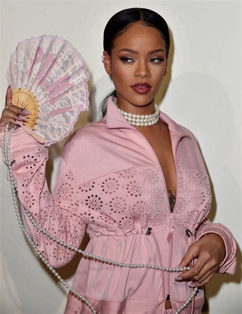 Image Result For Rihanna In Pink With A Large Fan Rihanna Style