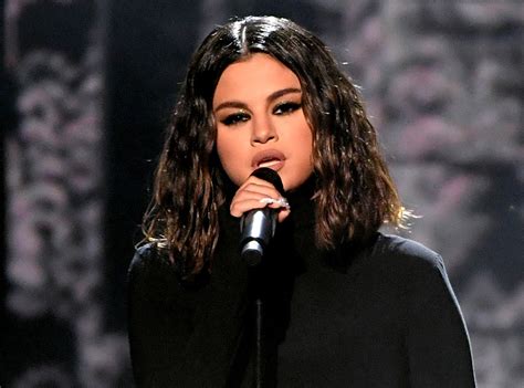 Selena Gomez Had A Panic Attack Before Her 2019 Amas Performance