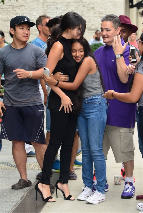 Selena Gomez With Fans In New York City Popsugar Latina Photo 2