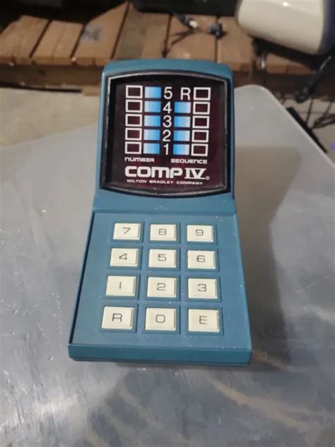 Vintage 1977 Milton Bradley Comp Iv Number Sequence Electronic Brain