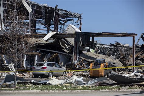 The Latest 2nd Person Dies From Explosion At Illinois Plant