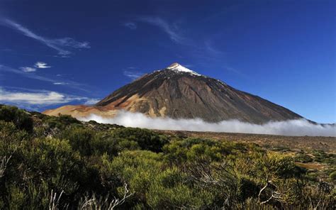 As mentioned, mount teide is the highest point in spain with its 3.718 meters. Tenerife attractions
