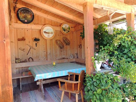 The guest house has a garden with a terrace and bbq facilities and every room and apartment features a terrace or a balcony. Haus Marter, Lenggries, unser Bauernhof