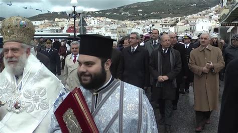 Τα άγια θεοφάνεια στη στυλίδα (φωτο). Θεοφάνεια στην Σύρο 2015 - YouTube