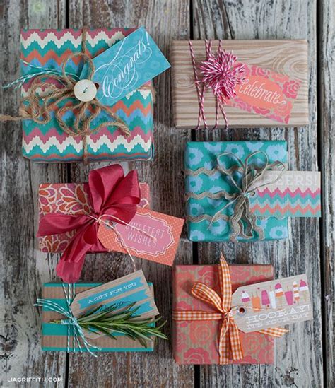 45 easy gift wrapping ideas to give your presents that extra sparkle. Creative Gift Wrapping Ideas for your Summer Packages ...