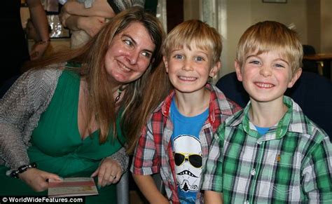 Amnesia Mother Jenny Crow Cant Remember Giving Birth To Her 2 Sons