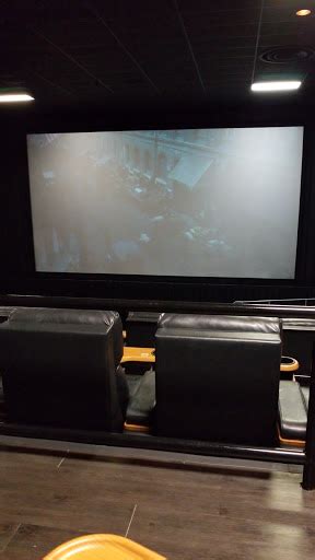 Movie Theater Regal Cinemas Elmwood Center 16 Reviews And Photos