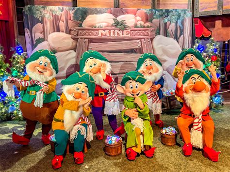 Photos We Met The Seven Dwarfs In Their Holiday Best
