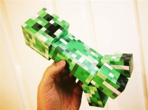 Giant Minecraft Papercraft Creeper Making A Large Creeper Using