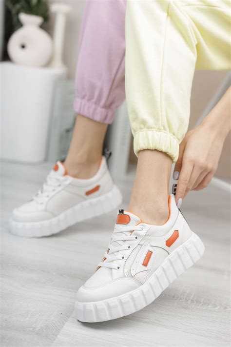 Marka Sende En Trend Erkek ve Kadın Ayakkabı Modelleri Hesti Beyaz