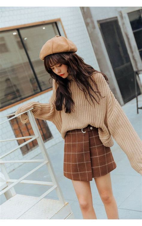 10 Beautiful Korean Girls Oversized Outfits That Make You Look Cute In