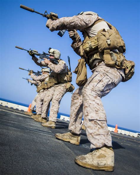 Commandant Approves M4 As Standard Weapon For Marine Infantry