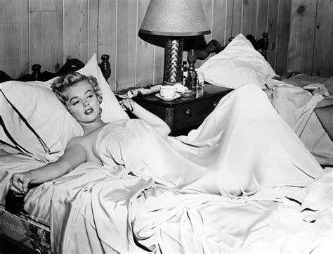 Foolproof Ways To Get The Best Nights Sleep Of Your Life Marilyn Monroe Marilyn Marilyn