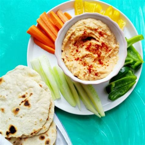 Hummus with Homemade Pita Bread | booksandlavender.com | Recipe