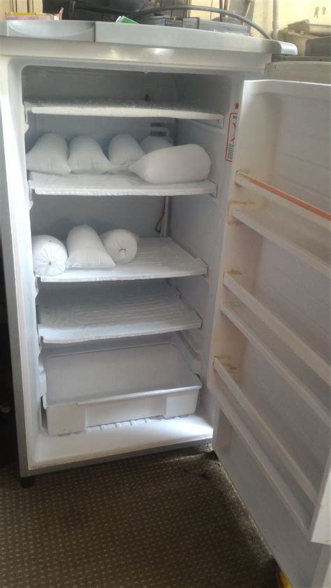 Kulkas bisa saja di sebut lemari pendingin atau lemari pembeku. Jual Freezer Kulkas Sanyo Buat Bikin Es Batu di lapak ...