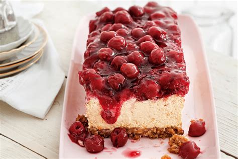 3 oeufs 200 g de cerises 100 g de chocolat blanc 400 g ricotta 200 g mascarpone sucre 250 g de sprits 70 g de beurre fondu. Cheesecake aux cerises, parfaitement délicieux ! - Kiss My ...