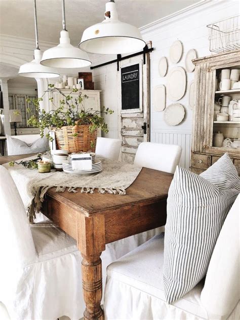 24 Awesome Spring Dining Room Table Centerpiece Ideas