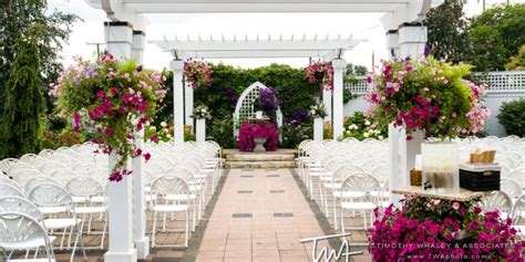 At the woodhaven country club, special memories are waiting. Silver Lake Country Club Weddings | Get Prices for Wedding ...