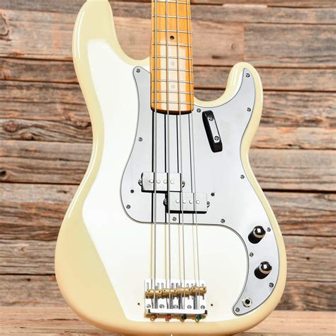 Squier Matt Freeman Signature Precision Bass Vintage White 2014