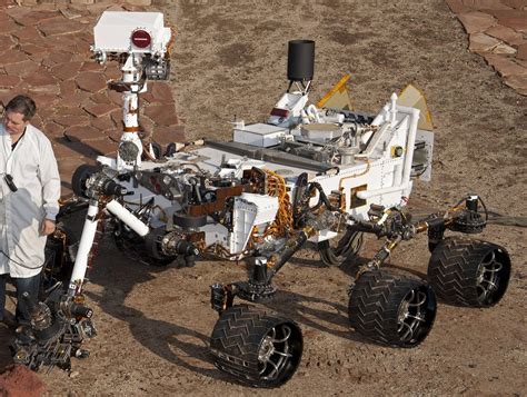I Always Forget How Big The Curiosity Rover Actually Is X Post From
