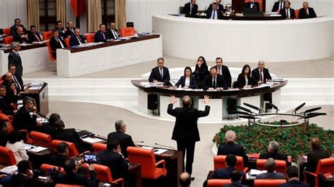 La Reforma Constitucional Turca Desata Una Batalla Campal En El