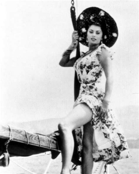 Sophia Loren Leggy Pin Up Pose Wearing Big Hat On Yacht X Inch Photo Walmart Com