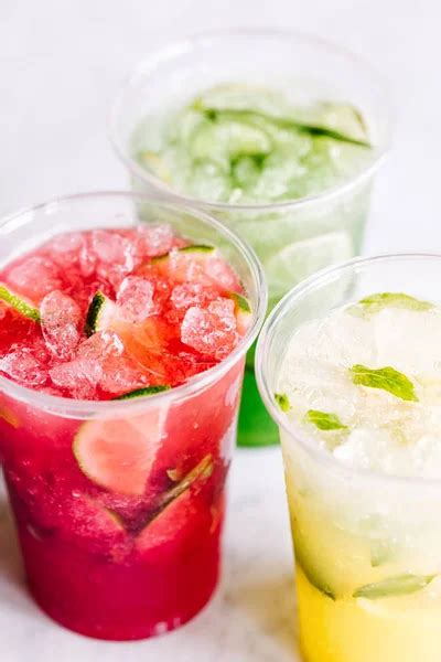 Cool Summer Drinks With Ice — Stock Photo © Sandralise 6130347