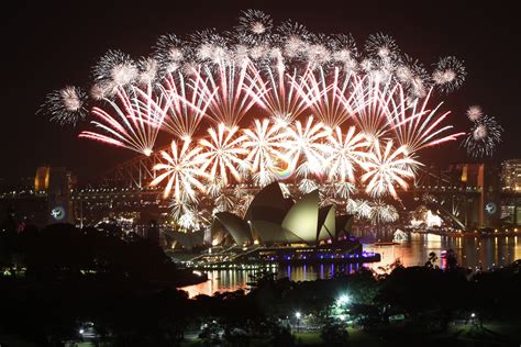 Best Places To Spend New Years Eve In 2021 New Years Eve Around The