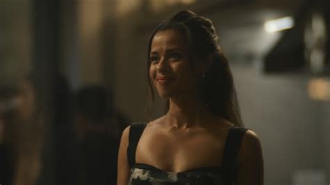 Sophie Is All Smiles Surface Season 1 Episode 6 Tv Fanatic