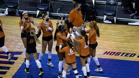 Texas Volleyball Comes Up Short In Ncaa Championship Match Against Kentucky