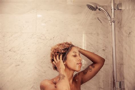 7 Healthy Shower Habits To Adopt Asap Because It S Never Too Late To Ditch The Bad Ones