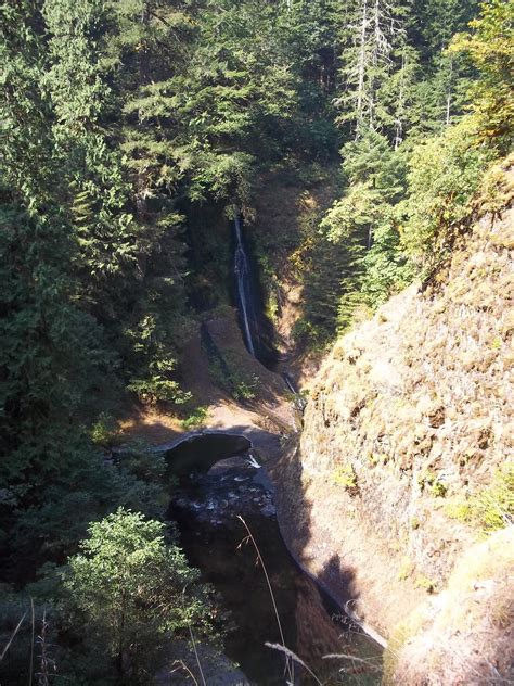 Casing Oregon Eagle Creek Trail Without The Crowds