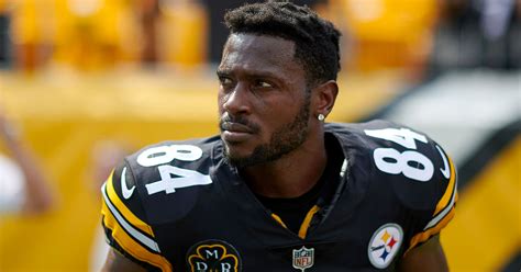 Antonio Brown Facing Lawsuit For Throwing Furniture From 14th Floor