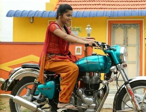 indian lady riding bike 275 india girls on bike indian girls on bike riding bike girl
