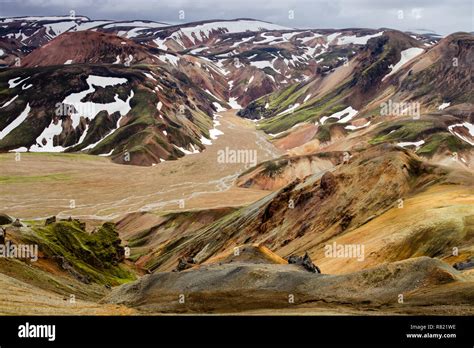 Colorful Mountains Of Landmannalaugar In Iceland Die Bunten Berge Von