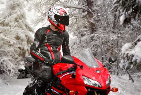 Must Have Winter Motorcycle Gear Beginner Riders