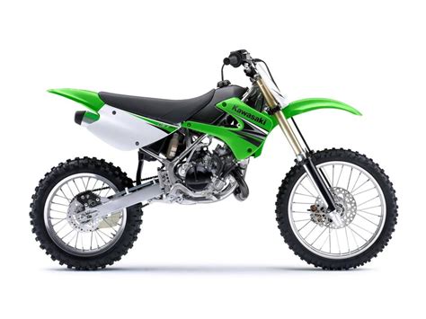 The motorcycle received a series of improvements for the new model year, so we can expect to better performances. 2005 Kawasaki KX85 - Moto.ZombDrive.COM